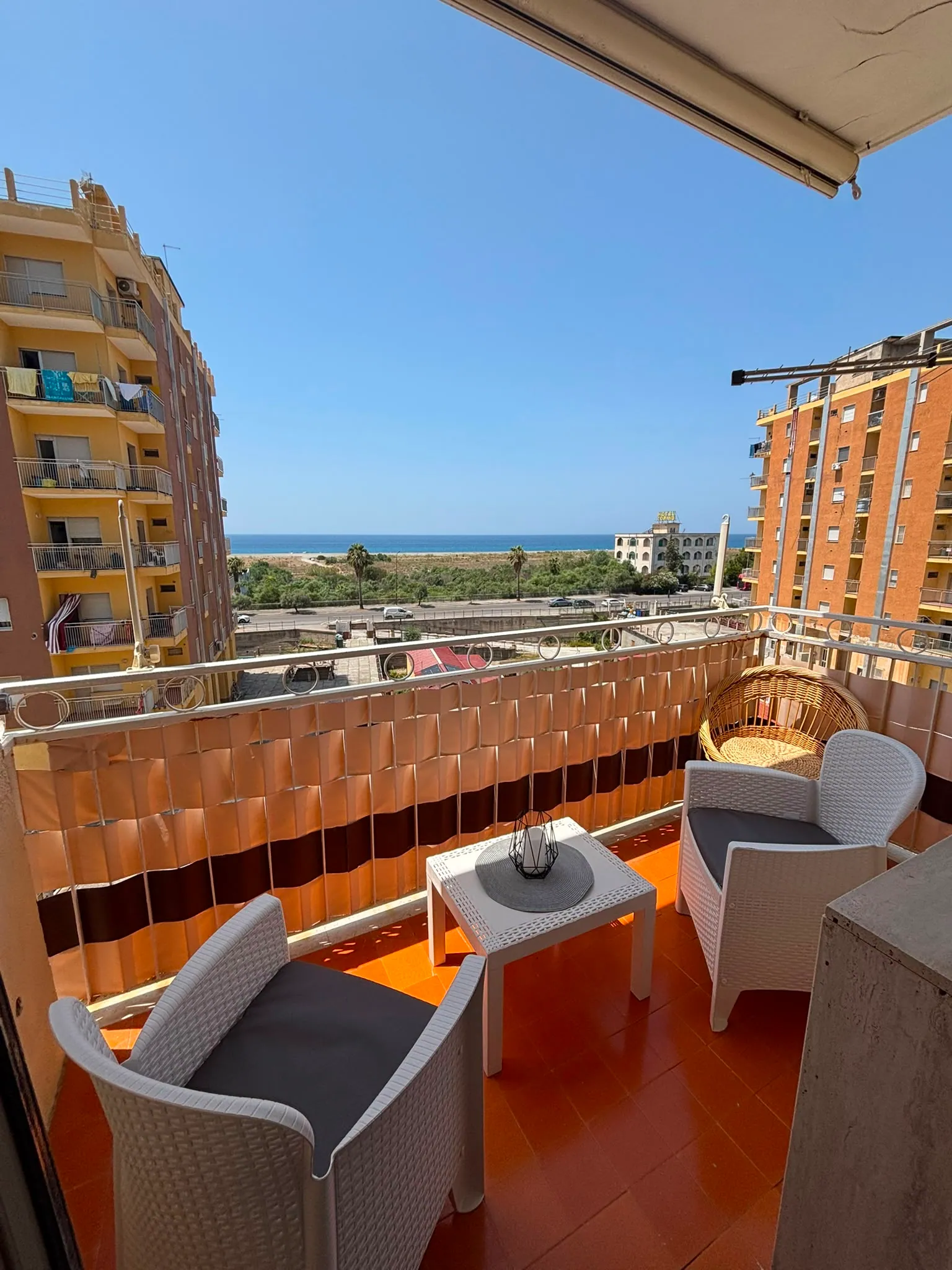 Balcone dell’appartamento con vista sul Mar Tirreno