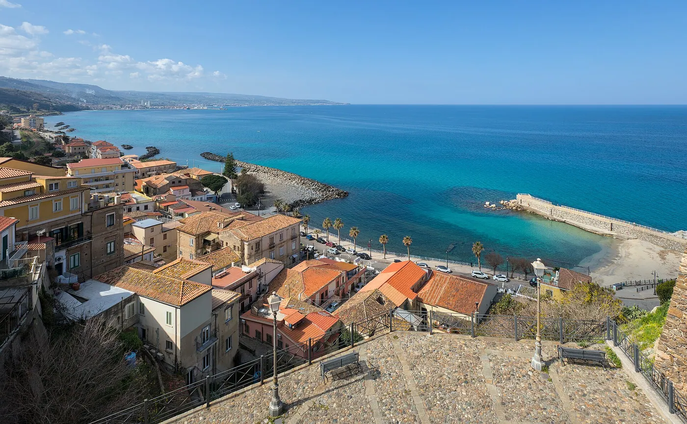 Panorama di Pizzo Calabro e della costa tirrenica turchese